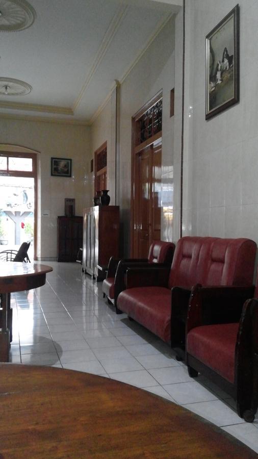 Hotel Paviljoen Surabaya Buitenkant foto