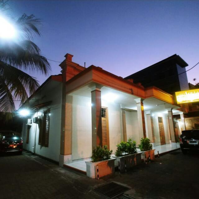 Hotel Paviljoen Surabaya Buitenkant foto