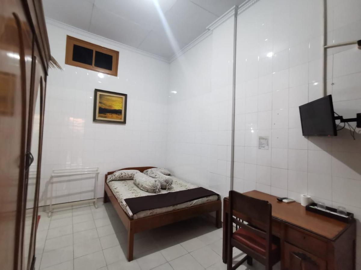 Hotel Paviljoen Surabaya Buitenkant foto